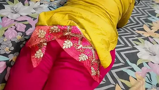 Üvey oğul üvey annesini sikiyor ve fark etmeyeceğini düşündü.