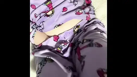 Kremsi amcık işiyor