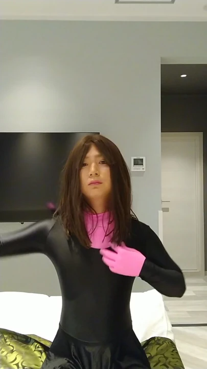 Japon zentai mastürbasyon yapan crossdresser | Bölüm 1