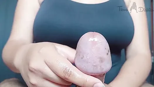 Point De Vue: Sa Bite Ne Pouvait Plus Résister À Mes Doigts Et Ongles Frottant Son Gland Et a Explosé