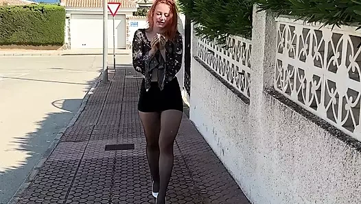 Honking Nose. Yüksek topuklu ayakkabılarla sokaklarda burnumu yalıyor