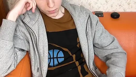 18 yaşındaki kızın kremsi yarağı patladı