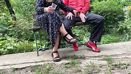 Daha fazla uzatmadan: olgun bir üvey anne için sadece boşal