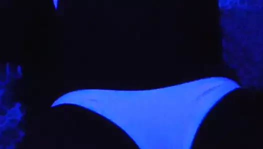 69 na luz negra