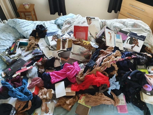 Külotlu çoraplı bir yatak