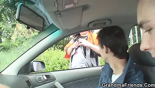 İstasyon çalışanı için bir bahşiş