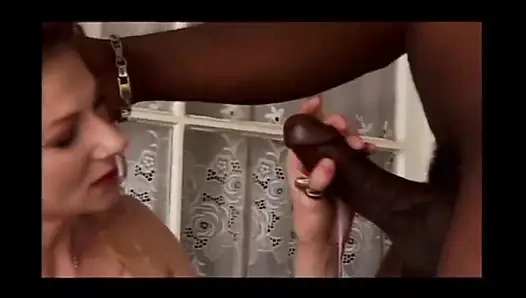 Ateşli hatunla ırklararası sert seks