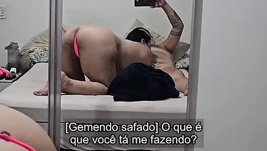Carol Hotwife, sevgilisiyle yatakta inliyor, evcilleştirilmiş cuckold ise her şeyi filme alıyor