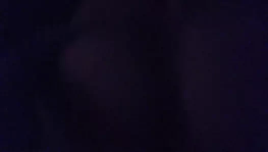 Porno tiyatrosunda fahişe sarışın milf sikikleri adını