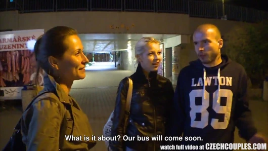 Güzel Çek çifti gf değişimi için para alır