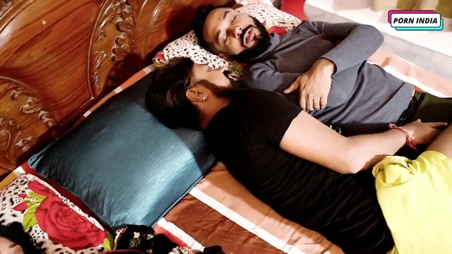 Büyük memeli teyze ile sert üçlü grup romantik seks