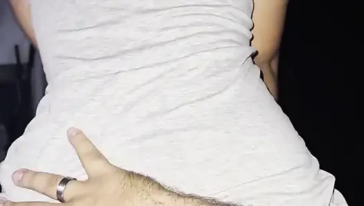 Üvey kız kardeşim sıcak uyanıyor ve yalnız beni seviyor