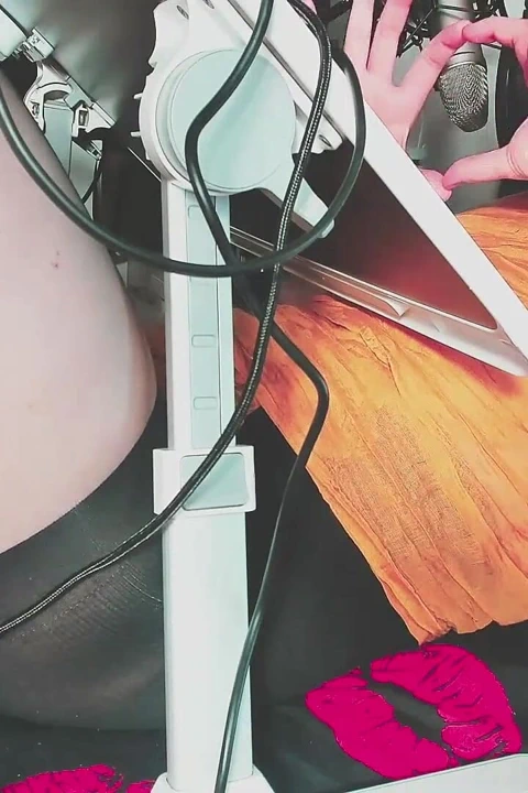 Öğretmen senin neyin varmış gibi davran, kaltak boşalıyorum