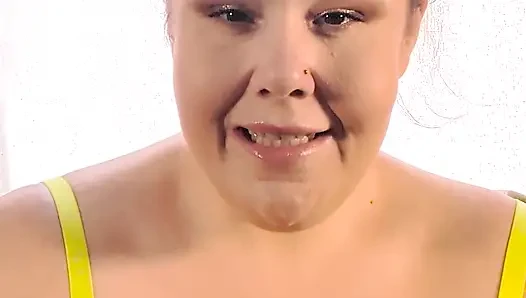 Kadın kılıklı sürtük holly lou ile yarak emiyor