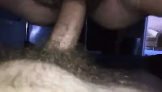 İri güzel sürtük yarağa biniyor