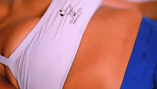 Arkadaşları iş yemeğindeyken kız arkadaş ve erkek arkadaş odasında seks yapıyor