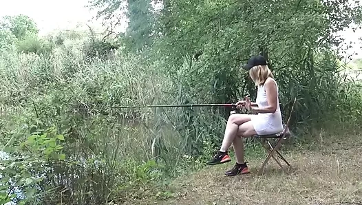 Louise du lac gölde mastürbasyon yapıyor