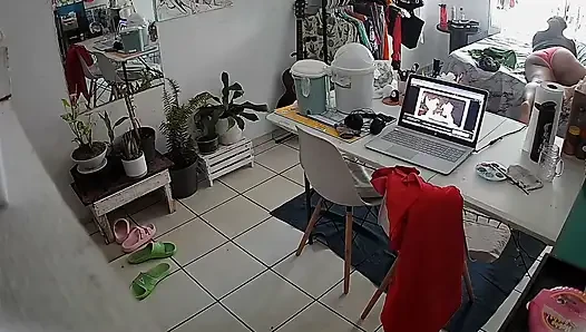 Ben yokken karımın odasında