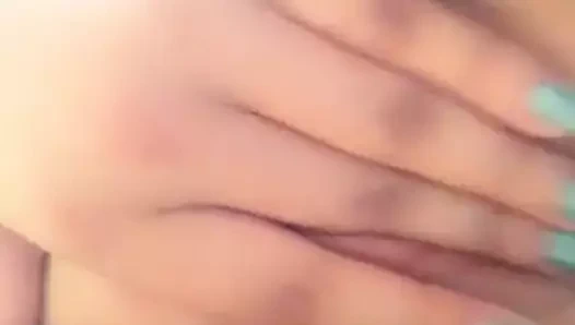 O seviyor için sikme onu tatlı kedi ile parmaklar