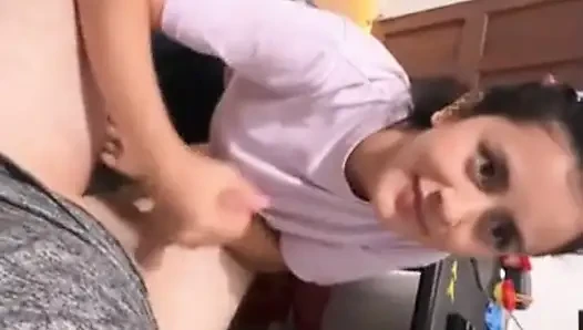 Çok azgın üvey kız kardeşimi sikiyorum