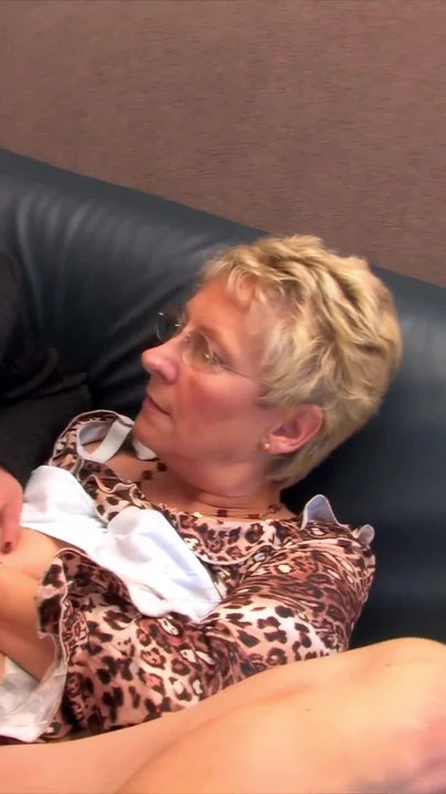 Вечеринка милфы в тройничке