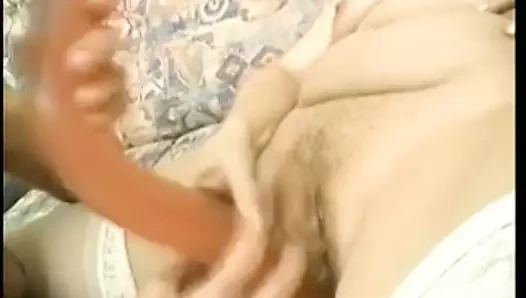 İki beyaz saçlı bayan sikişiyor