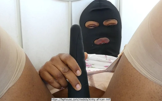 İlk amcığımı kırbaçlıyorum, bölüm 1