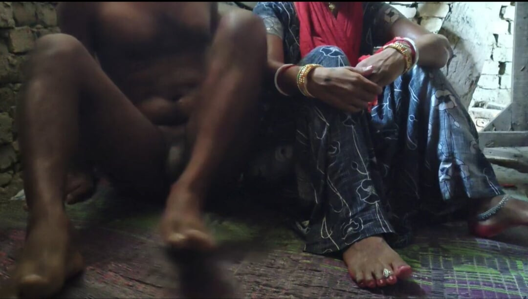 Suman yenge ko bhaiya sert chudai kar rahe yenge ki chikh sun ke devar ne chupke se video banaya video viral madharchod