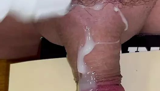 Minik yaraklar küçük şeylerin içine boşalıyor