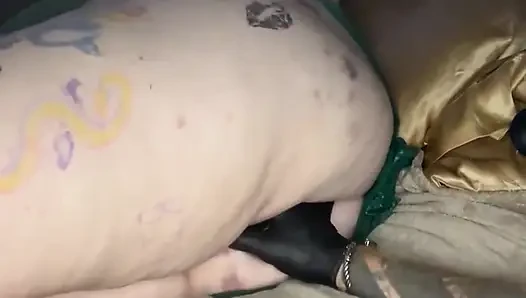 İri güzel kadın anal seks yapıyor