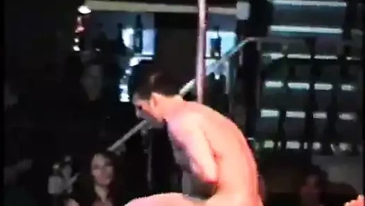 Sıcak striptizciler canlı şovlarda 10