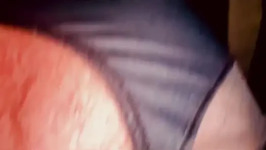 Duncan Krocker ve Viviane Martix birbirlerinin önünde mastürbasyon yapmanın tadını çıkarıyor