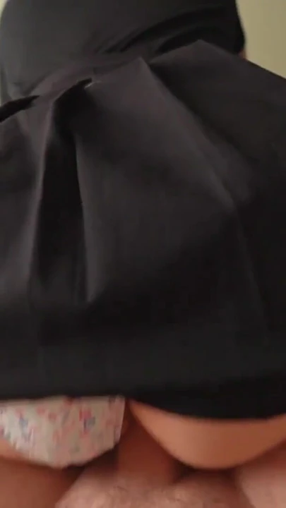 Знаковый момент из "Трахнул мою большую задницу геймерша сводная сестра в юбке"