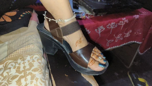 Baboankita yüksek topuklu anal seks