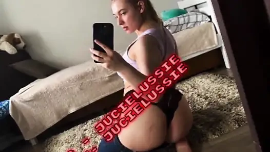 Amcığın içine boşalıyor. Herkesin içinde fışkırtıyor ve parmaklıyor