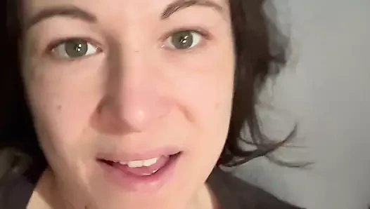 Gerçek bir sürtük gibi boşalana kadar ıslak kedi el yordamıyla, Daglamlingfacegirl