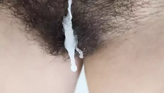 Kıllı kedi tüm içinde sperm ve altın yağmur