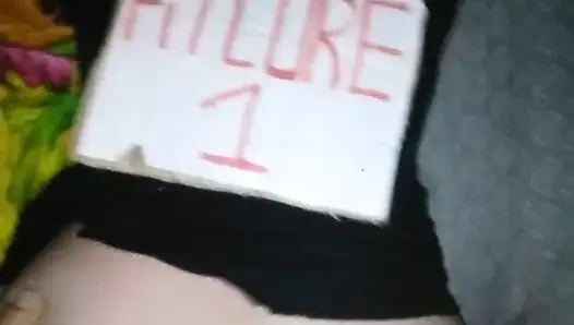 Kız arkadaşım yatakta dörtlü elbiseli