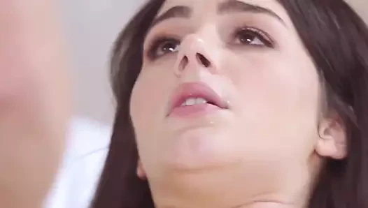 Tushy - valentina sert horoz için kıçını geniş açar