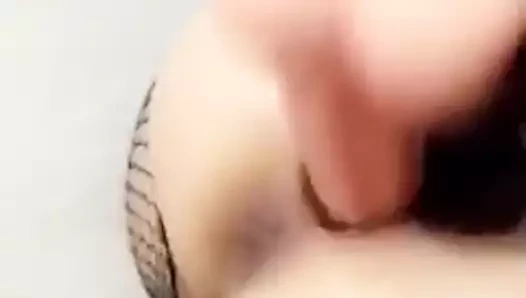 Selbstbefriedigung mit nem Dildo :D