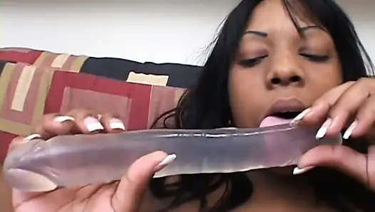 Riesige schwarze lesben lecken muschi, masturbieren, dildo spielen
