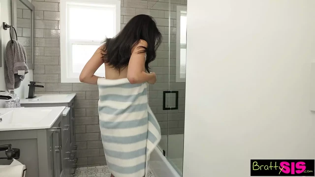 Соскальзываю это в моей сводной сестренке - S18:E7