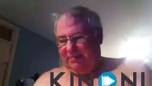 Dede kameraya boşalıyor