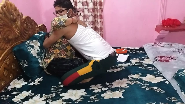 Hintli öğretmen öğrenci tarafından sikiliyor