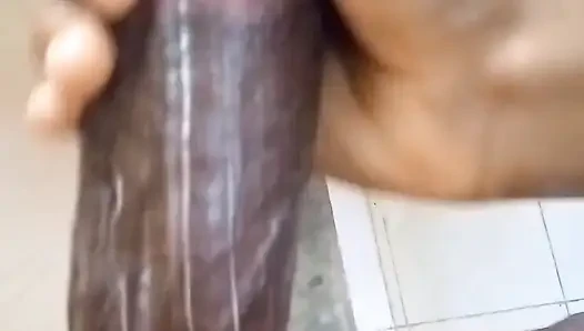 Azgın Üvey Anne Üvey Oğlunu Baştan Çıkarıyor Ve 10 inçlik Büyük Siyah Yarağına Masaj Yapıyor
