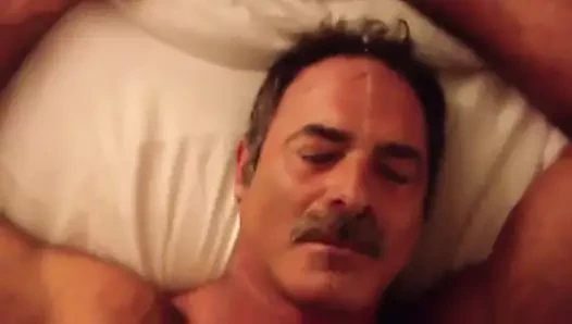 cumming üzerinde değil baba bıyık