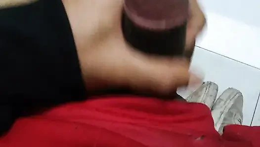 Bir Kamu Tuvaletlerinde Bir Sik