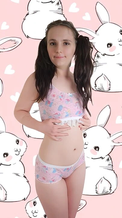 Ddlg kız mastürbasyon yapıyor