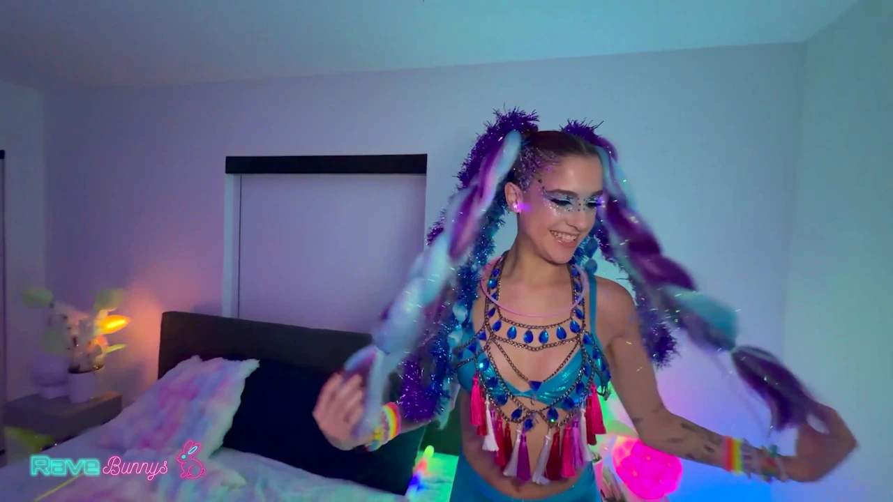 Madison Lights Up The Private Rave Scene In A Night Of Neon Temptation