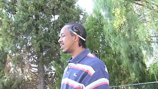 Büyük götlü zenci büyük zenci yarağına biniyor